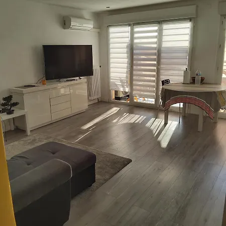 T2 Apartment *